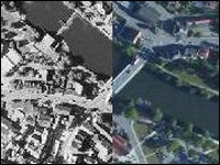 Luftbild früher und heute von einer Stadt durch die ein Fluss fließt.