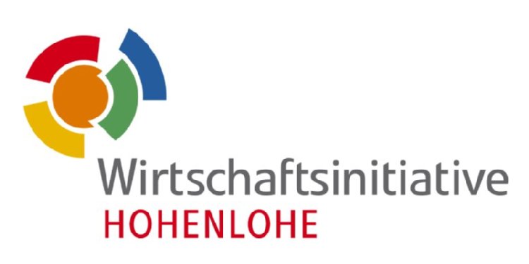Logo der Wirtschaftsinitiative Hohenlohe. In grau, roter Schrift. Kreis links bunt.